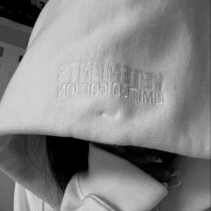 Estonskiy zajim lyajkami