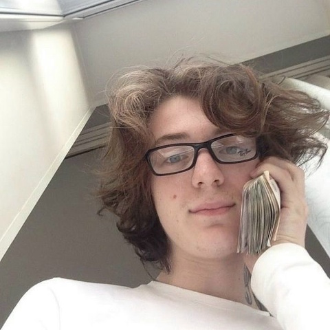 Виктор Сникерс