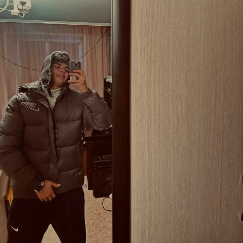 Александр Максимов